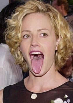 Elizabeth Shue | Scrolller