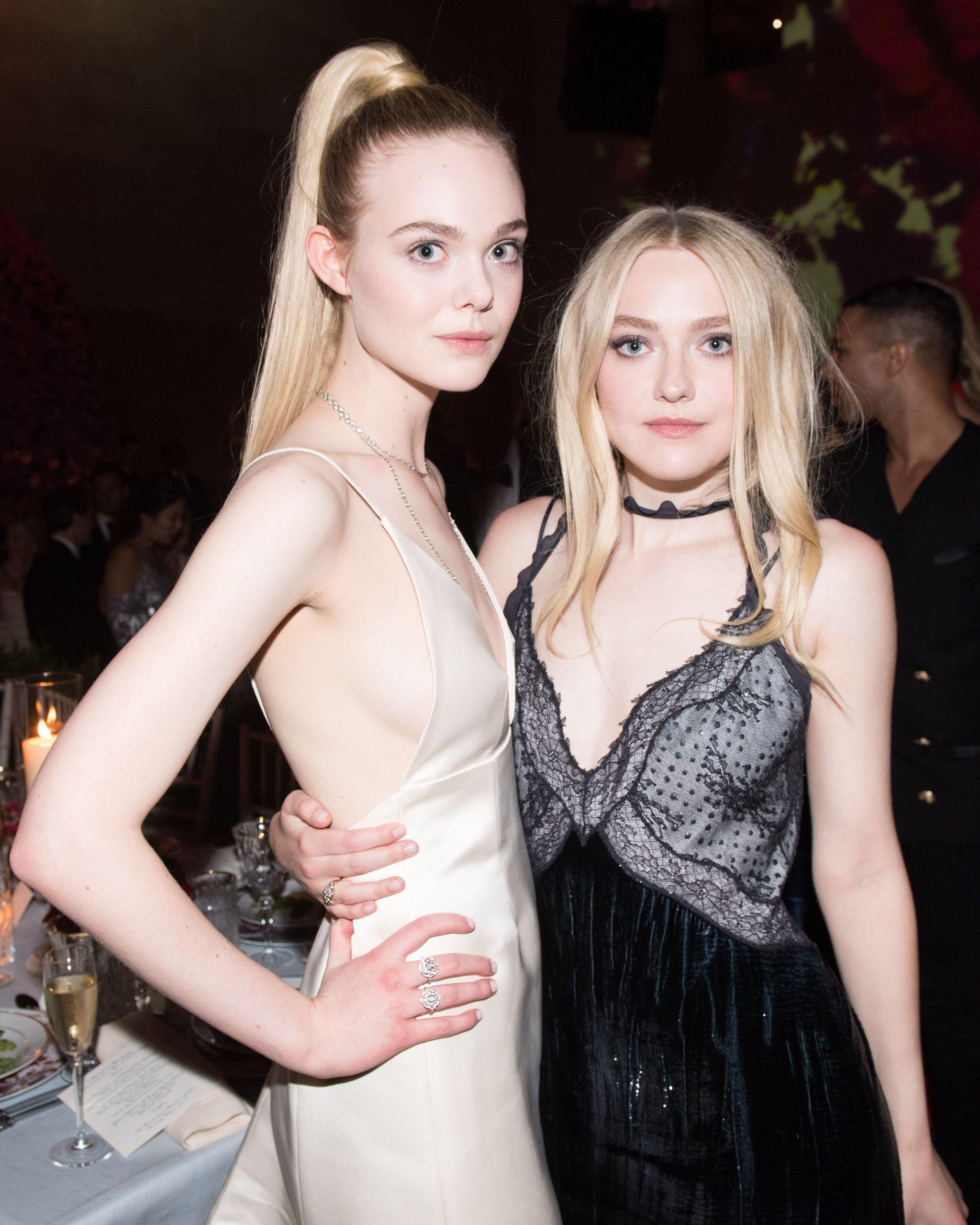 Elle And Dakota Fanning Pick One To Bend Over And Fuck Anally And One To Fuck Vaginally In 4529