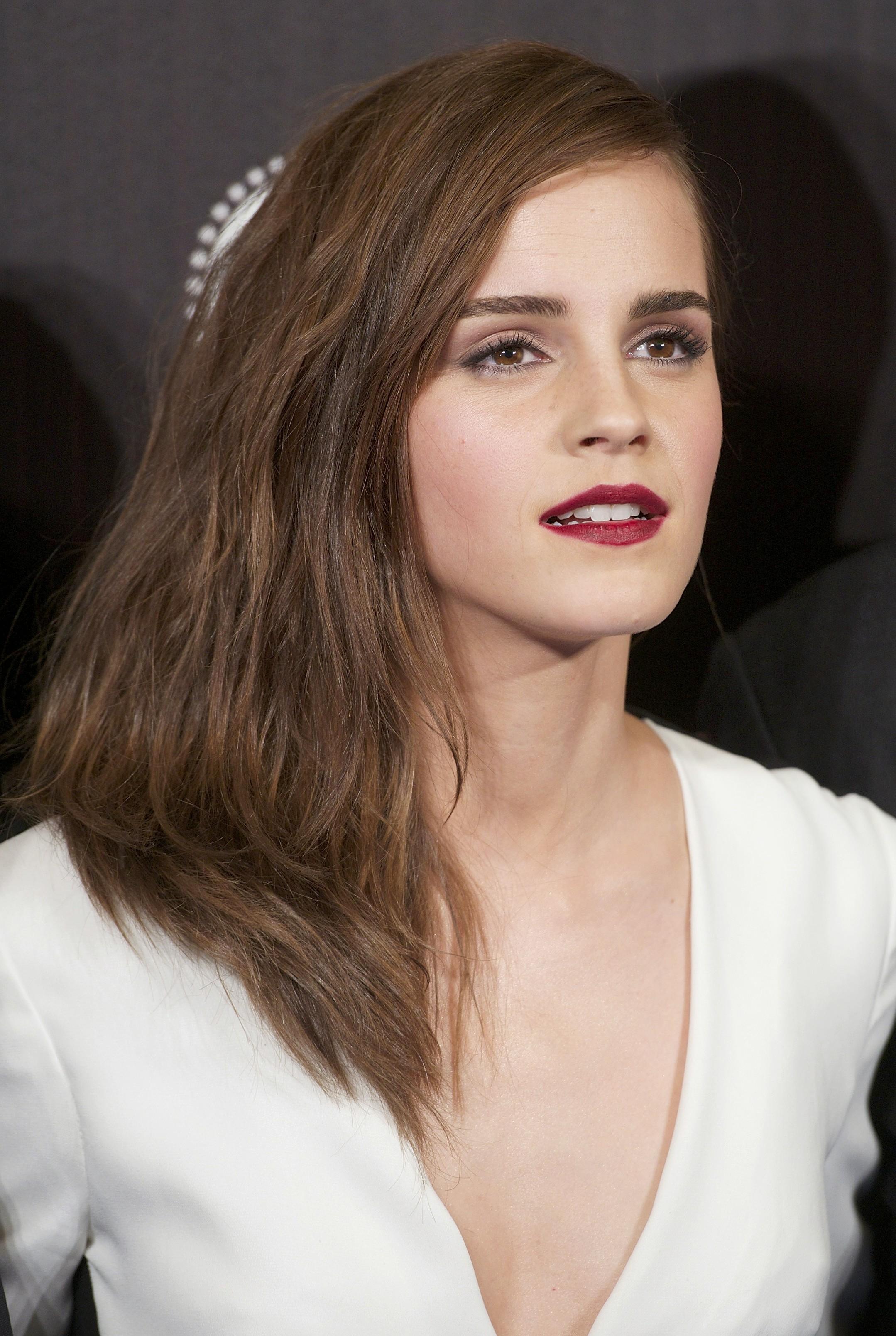 Emma Watson Is Perfect For Some Rough Facefucking Scrolller