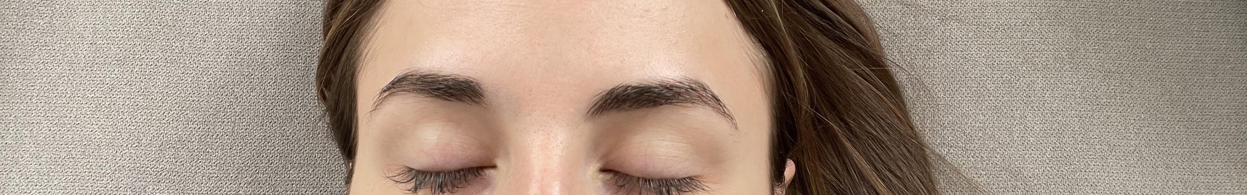 Extremely uneven eyebrows need a miracle botox scrolller