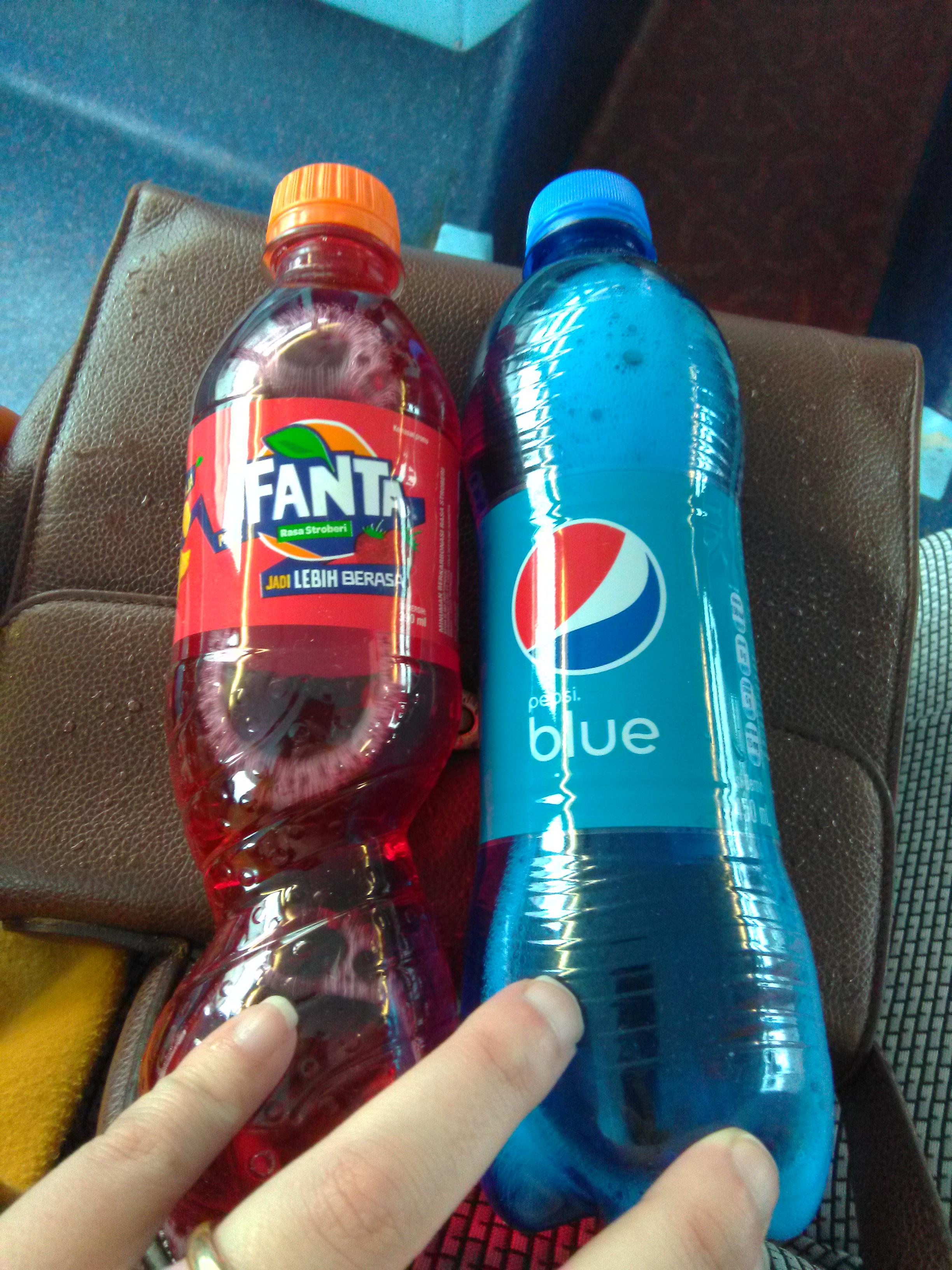 Fanta Rasa Stroberi & Pepsi Blue | Scrolller