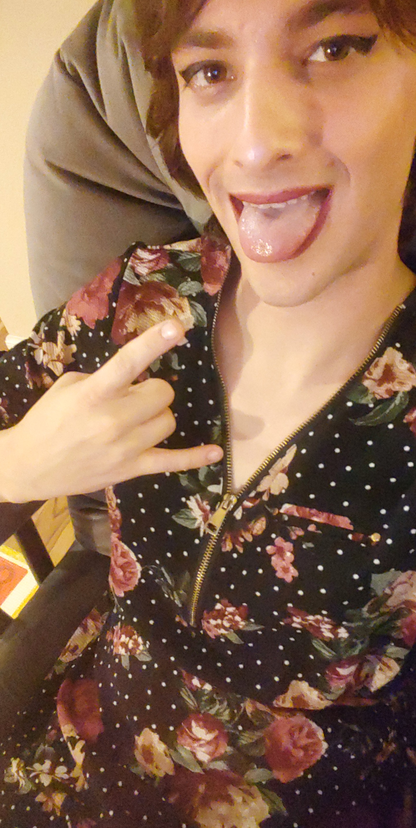 Feeling cute in my new dress. First time posting 💙 Scrolller