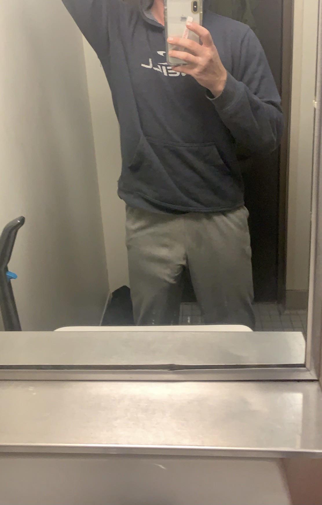 Heres A Grey Sweats Pic For You Horny Bastards Scrolller