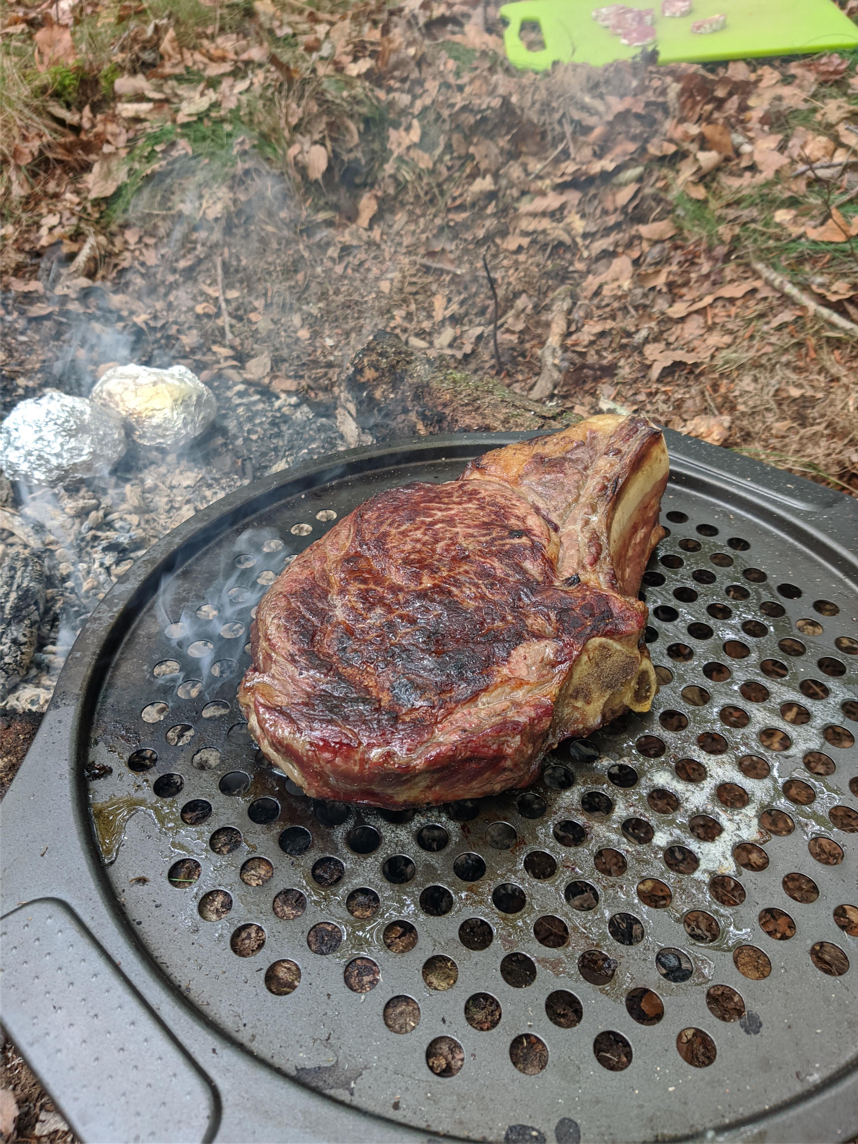 French porterhouse "côte de boeuf" and embers potatoes first time