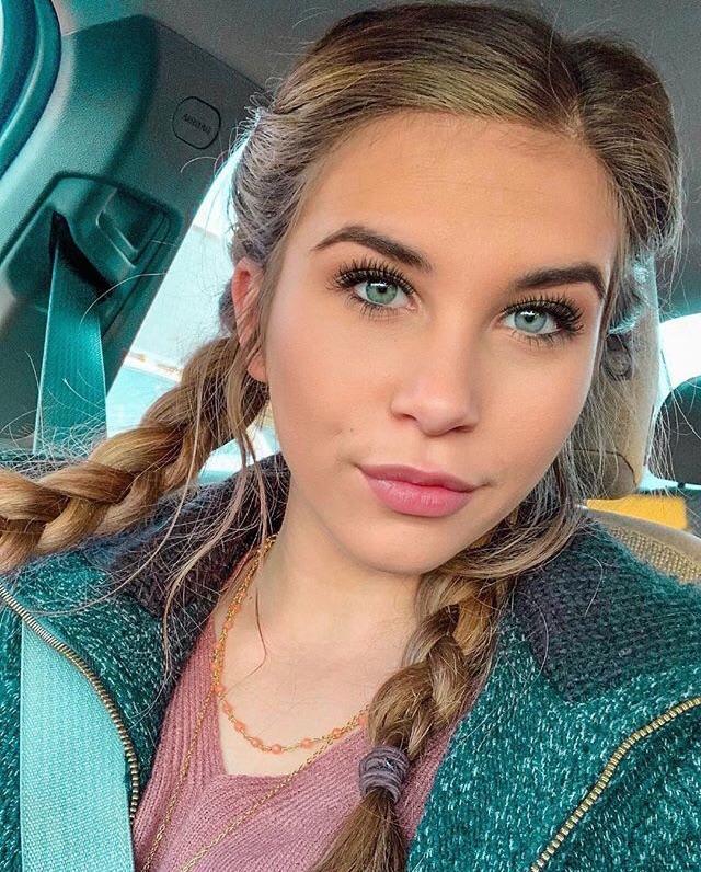 Gabrielle Moses Scrolller