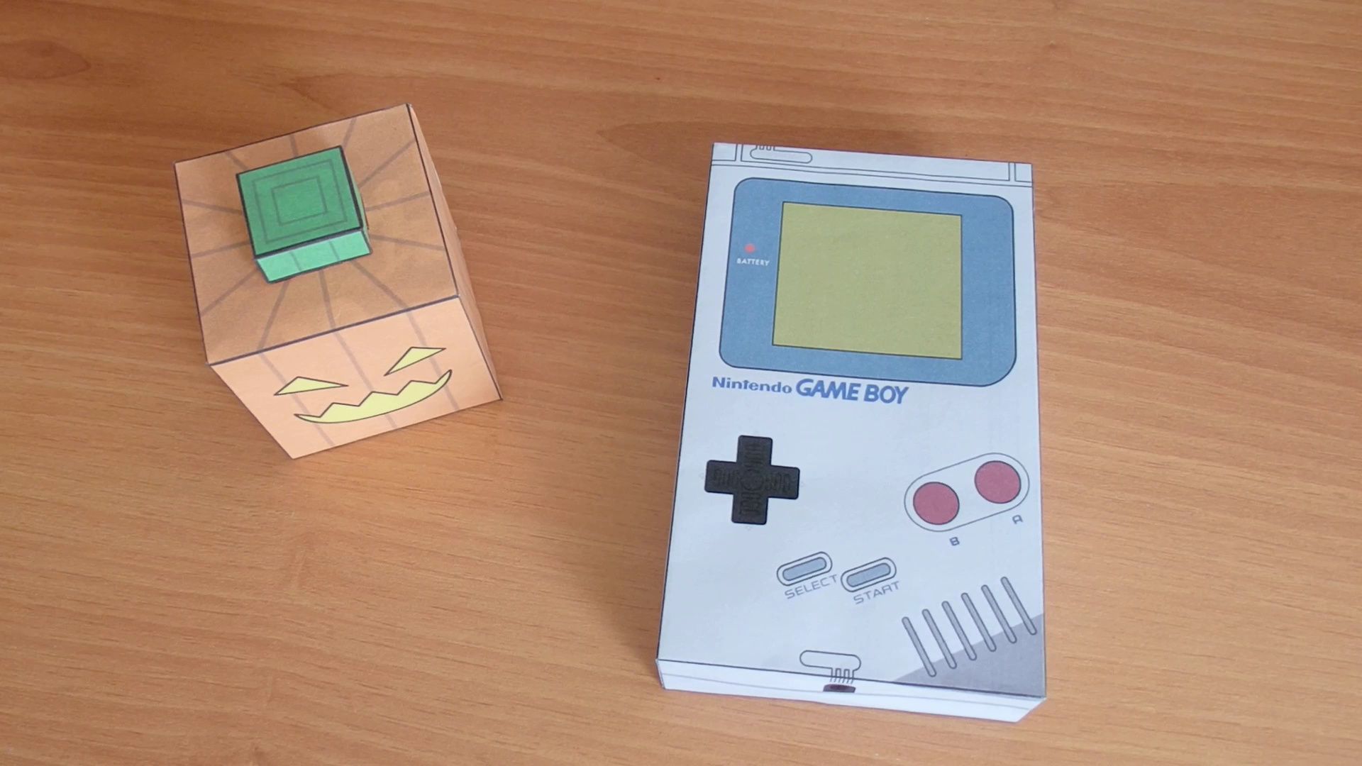 Game boy papercraft scrolller