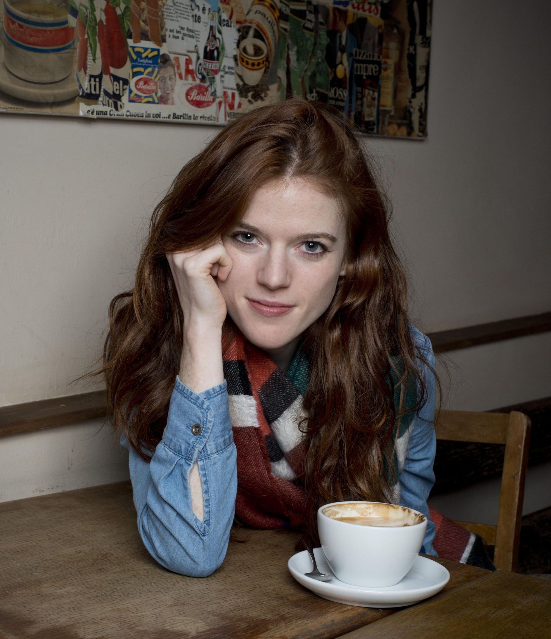 Rose Leslie Nide