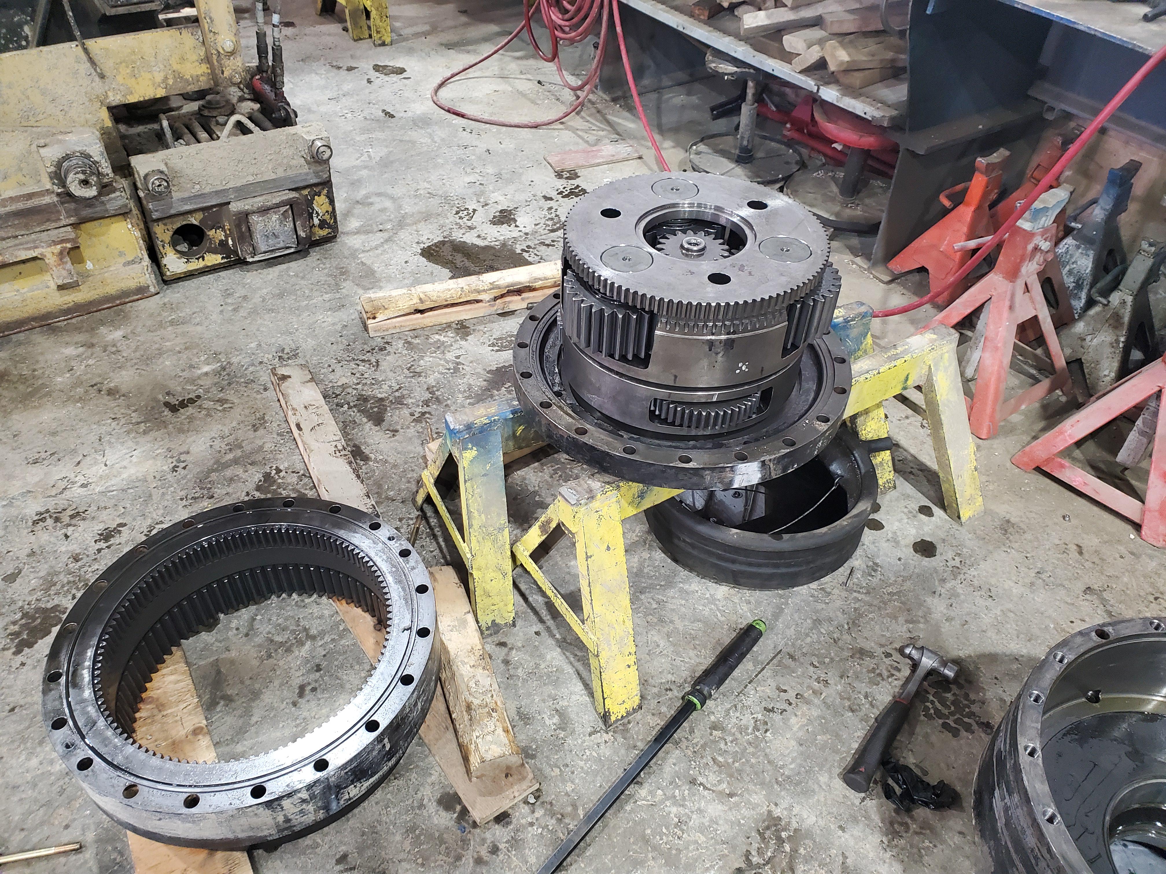 Gearbox for a large augers, shaft Broke inside Scrolller