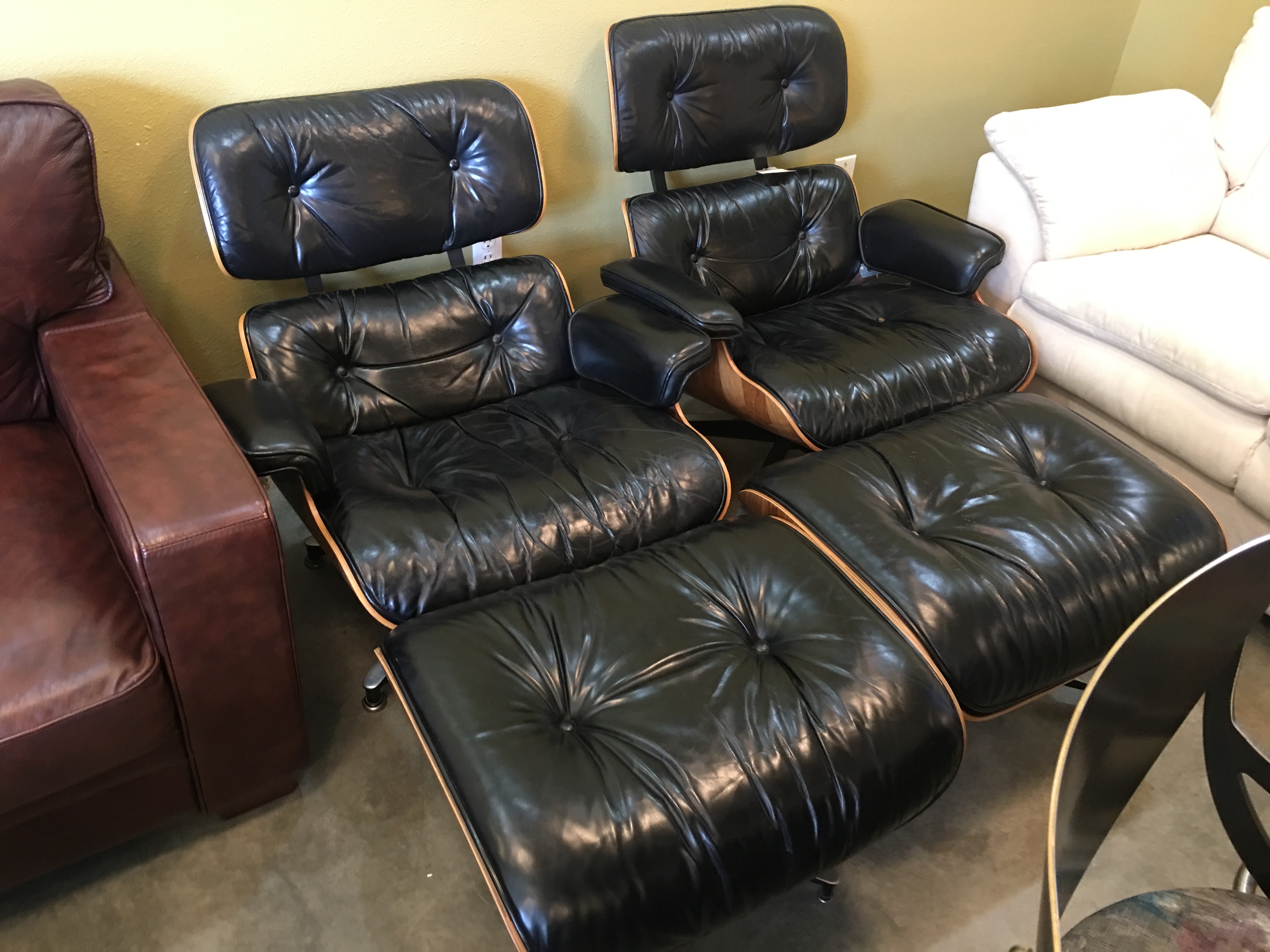 Genuine Herman Miller Lounge Chairs. Waiting For Them To Price Them. How much would you pay for