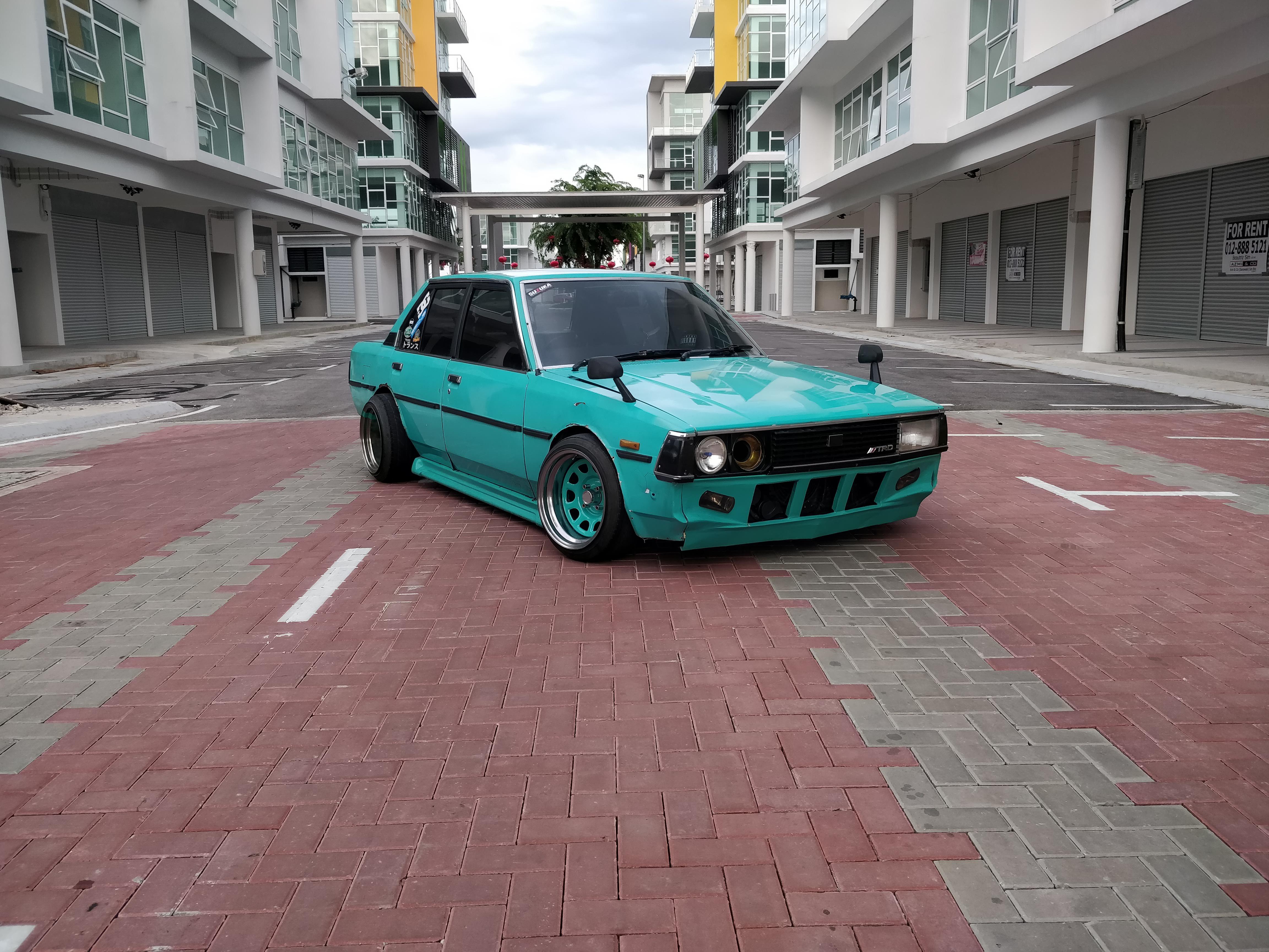 Here's my old toyota corolla ae70 GL.. its been with my family for more ...