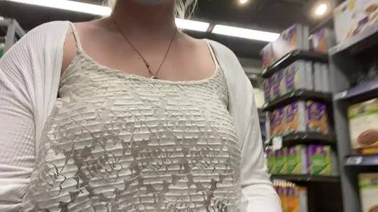 Find My Tits At An Aisle Near You 🧡 Scrolller 3108