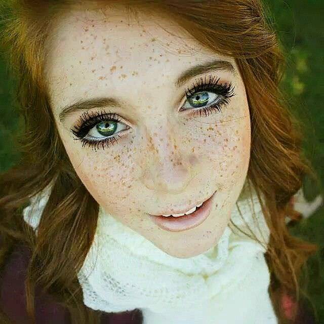 Hypnotic Eyes Scrolller