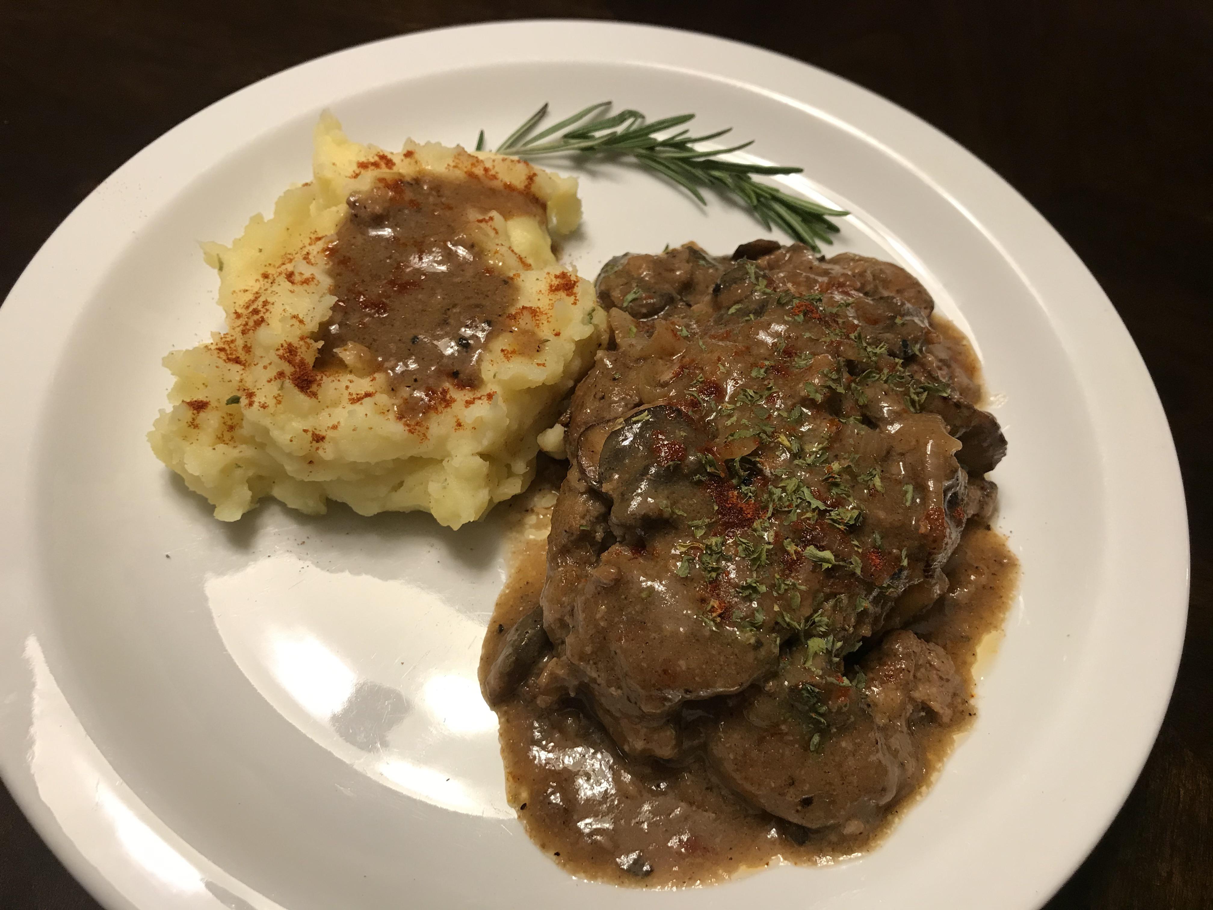 [I ate] homemadeSalisbury steak in baby bella mushroom gravy with