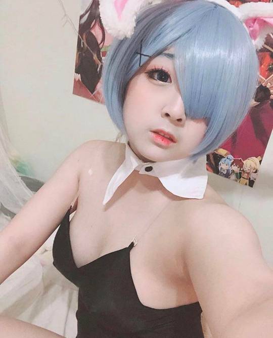I need someone to impregnate me~ I want this girl’s boyfriend to beat his tiny little cock to his girlfriend being rammed by big cocks~