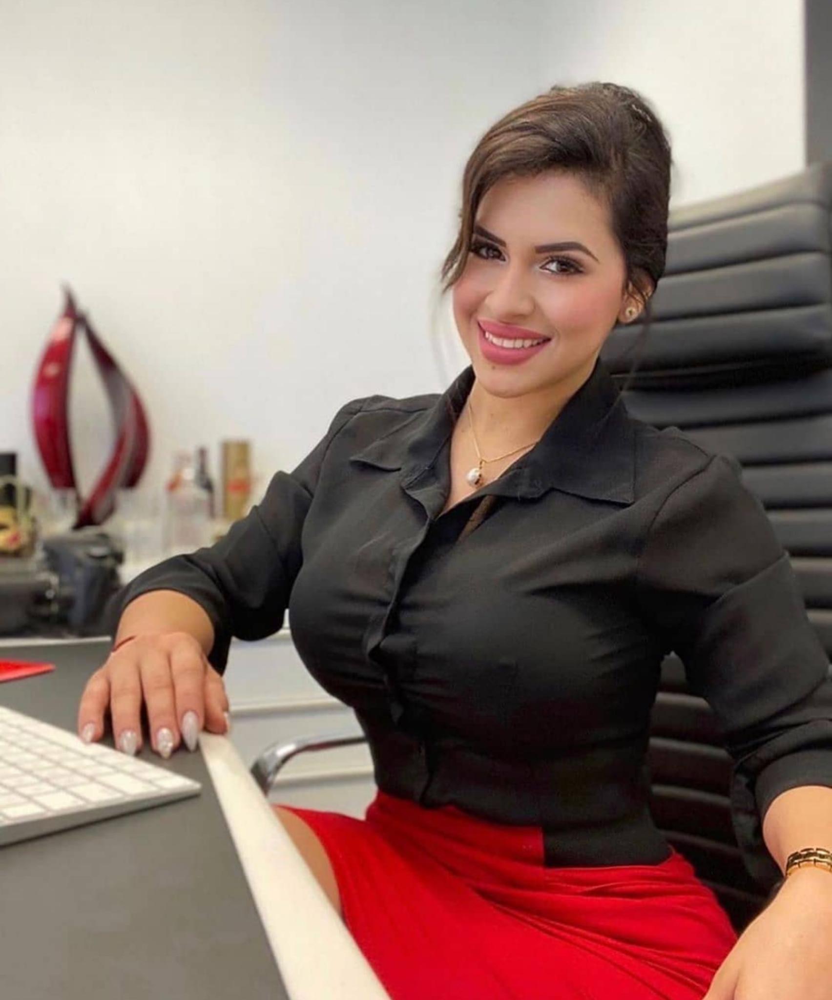 Ilenn Santos | Scrolller