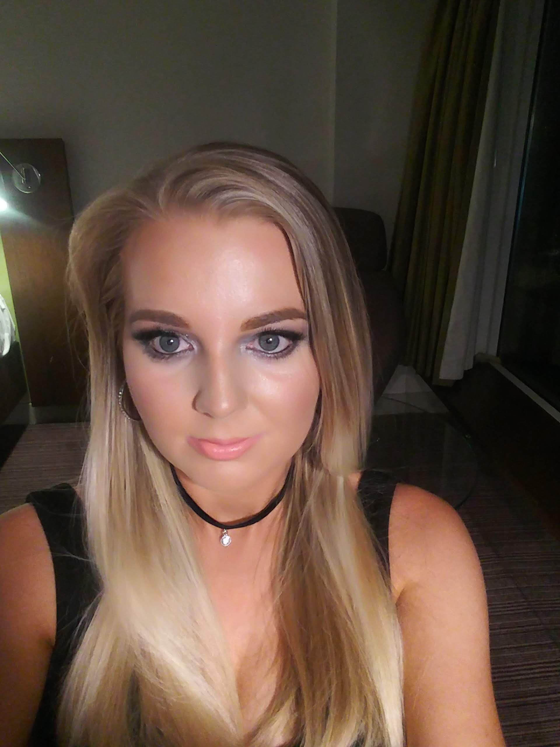 Is There Any UK Females Here Scrolller
