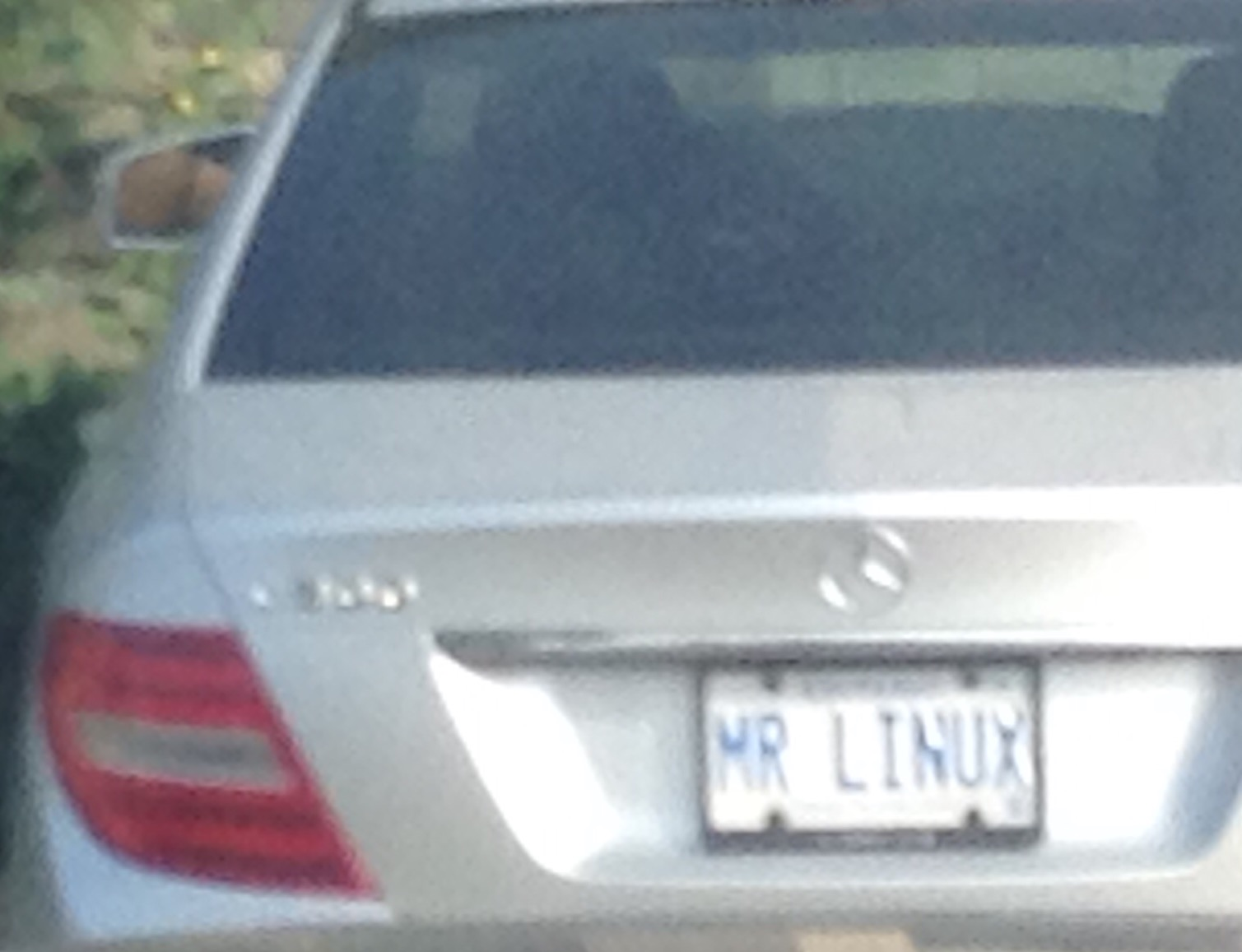 It's not illegal to post license plate photos is it? Cause it took me 4