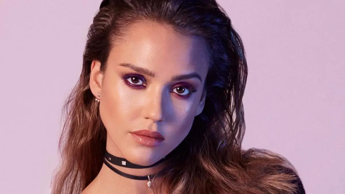 Jessica Alba | Scrolller
