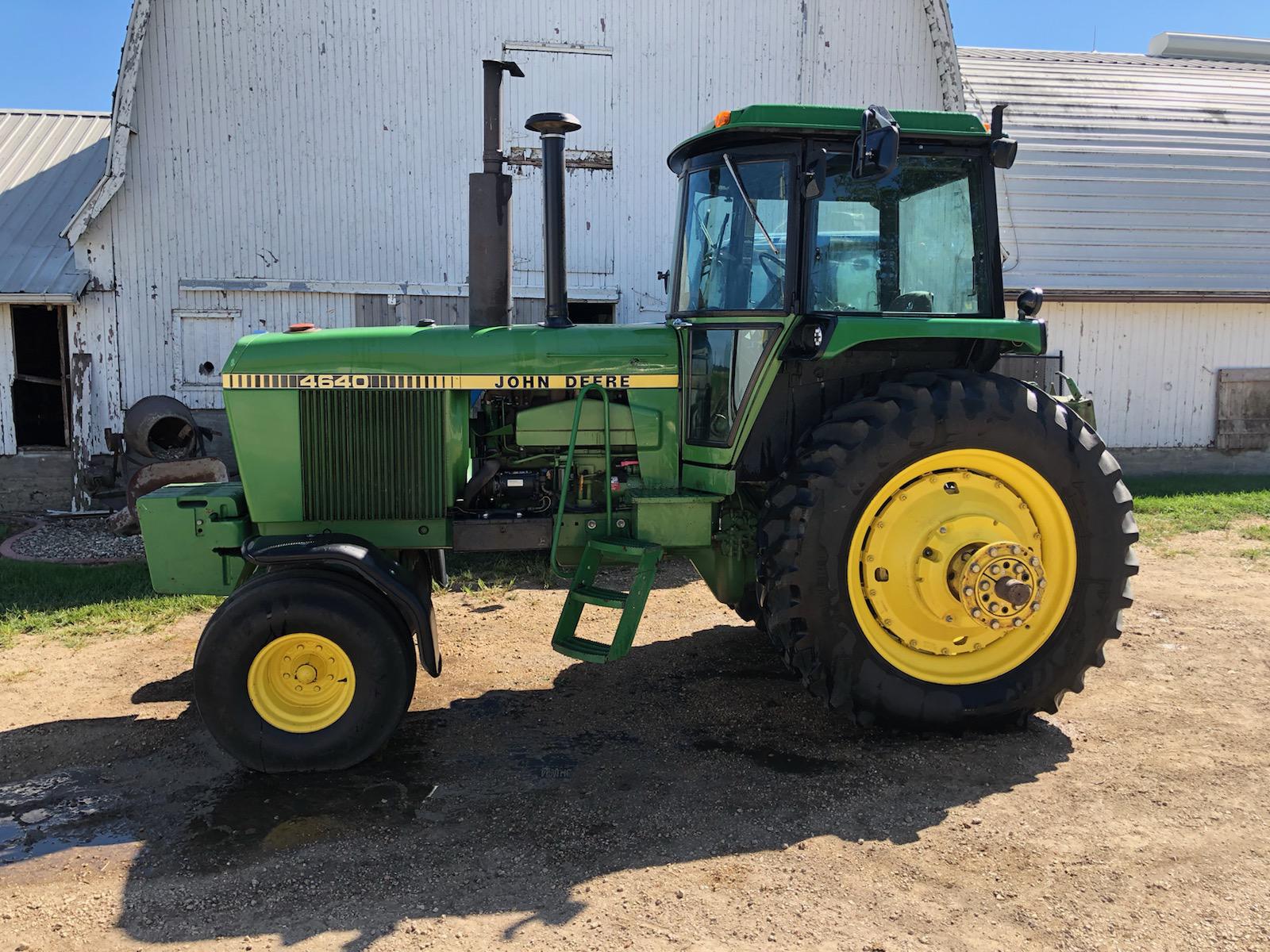 John Deere 4640. Nice original tractor Scrolller