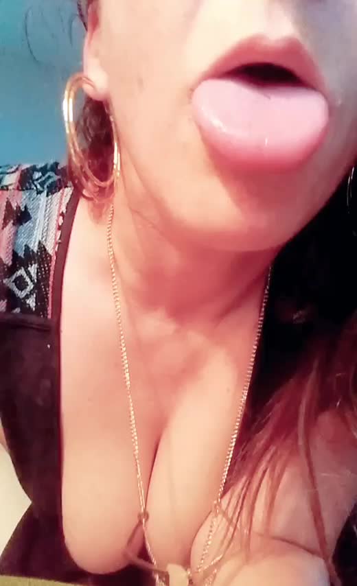 Just a girl and her tiny pink toy 😍 (f)(38)