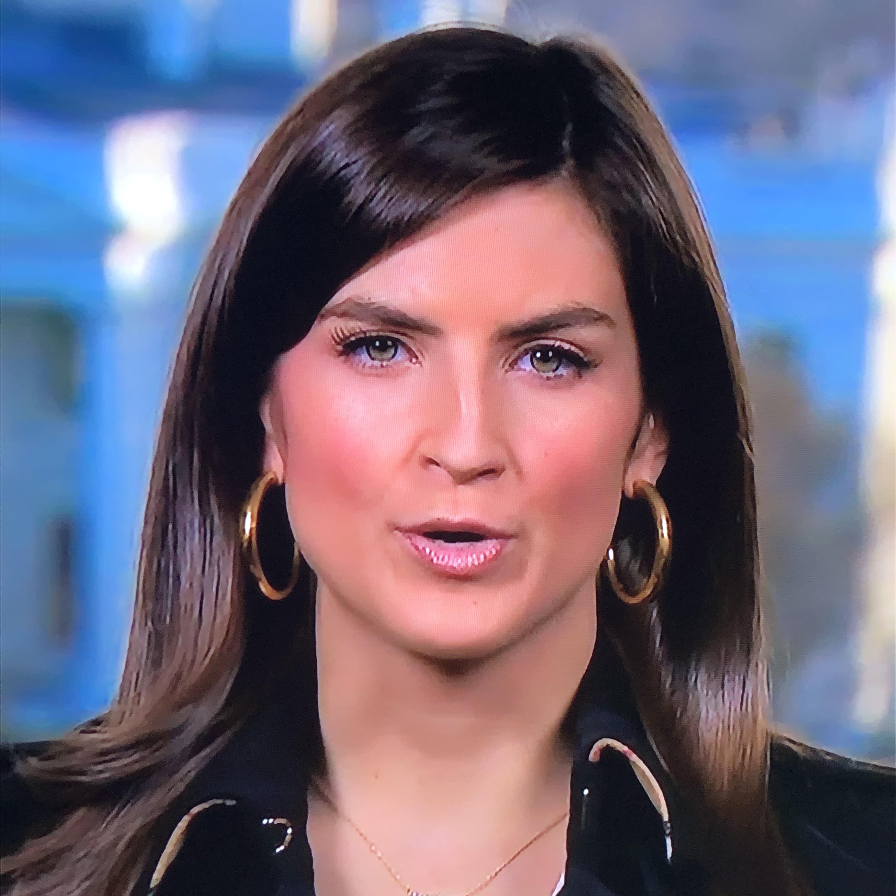 Kaitlan Collins Scrolller