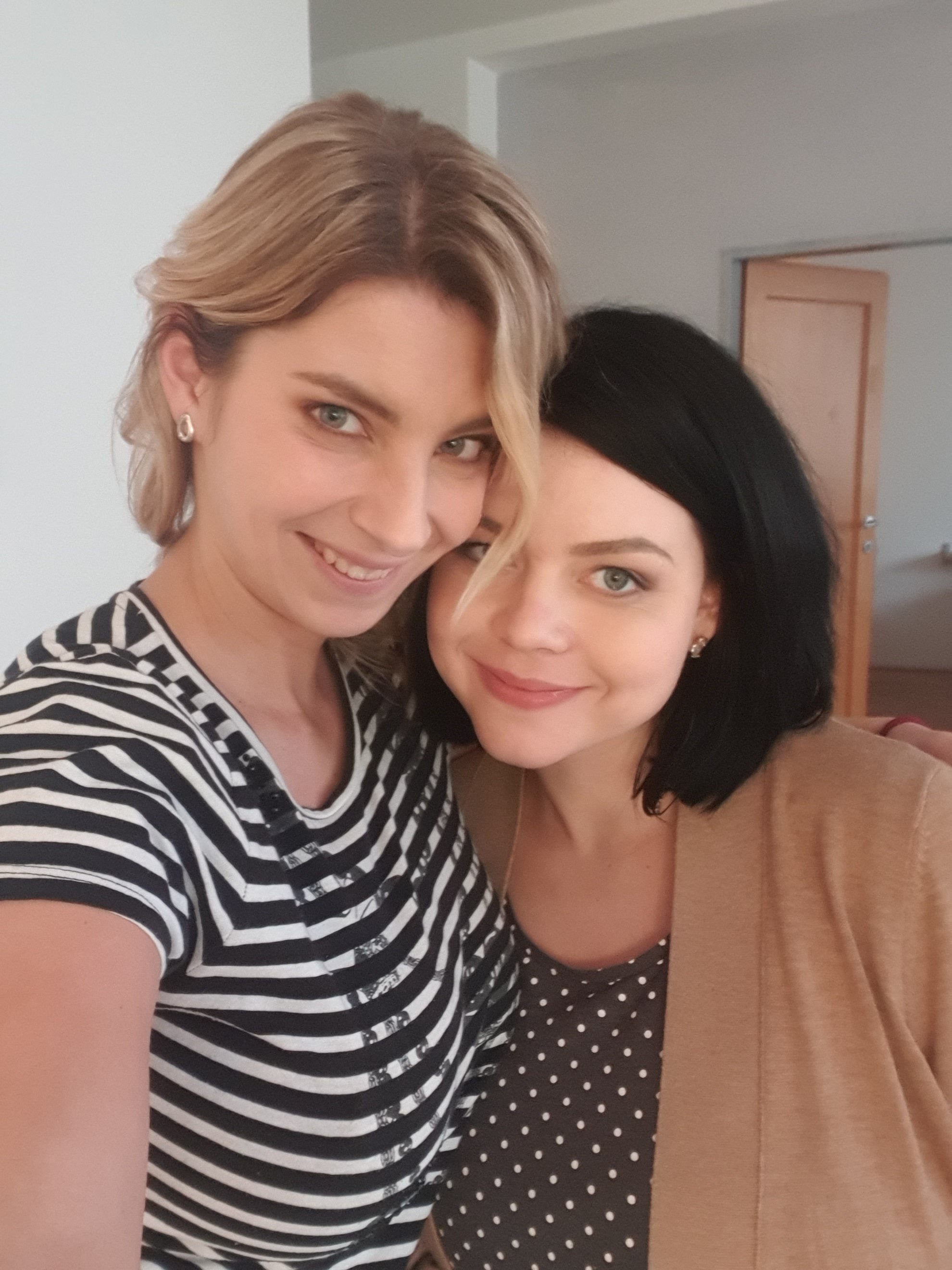 Katerina Hartlove was kicking it with Shione yesterday...... Scrolller