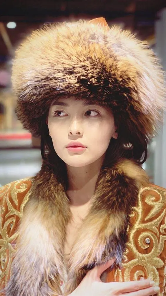 kazakh-woman-es85j8nqdt.webp