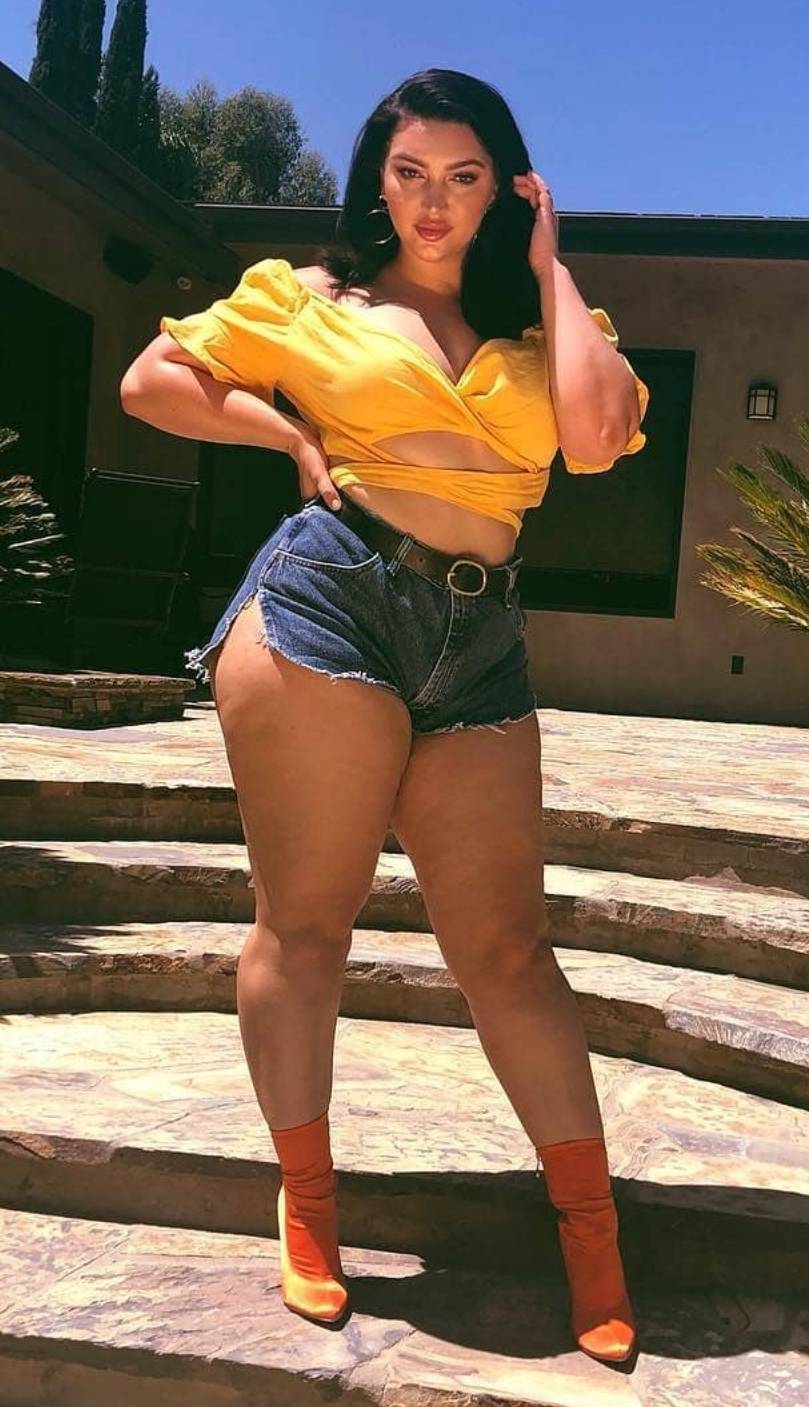 Kellee Moran (IG: @kelleemoran) | Scrolller