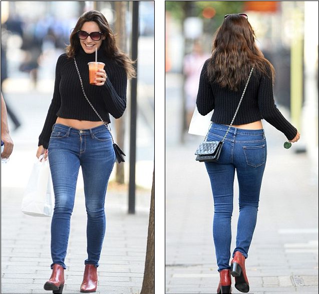 Brook Front View Kelly Brook - Front and back view in tight jeans. So hot! | Scrolller