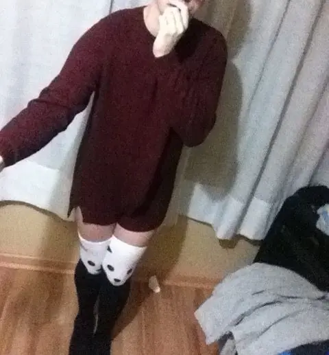 Knees So Cute, Rump So Soft [PMs Welcome!] | Scrolller