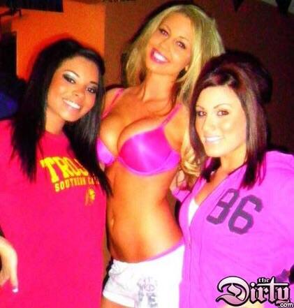 Lauralee McIntyre Scrolller