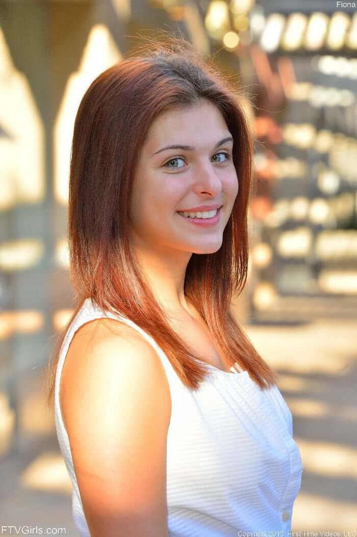 Leah Gotti Scrolller