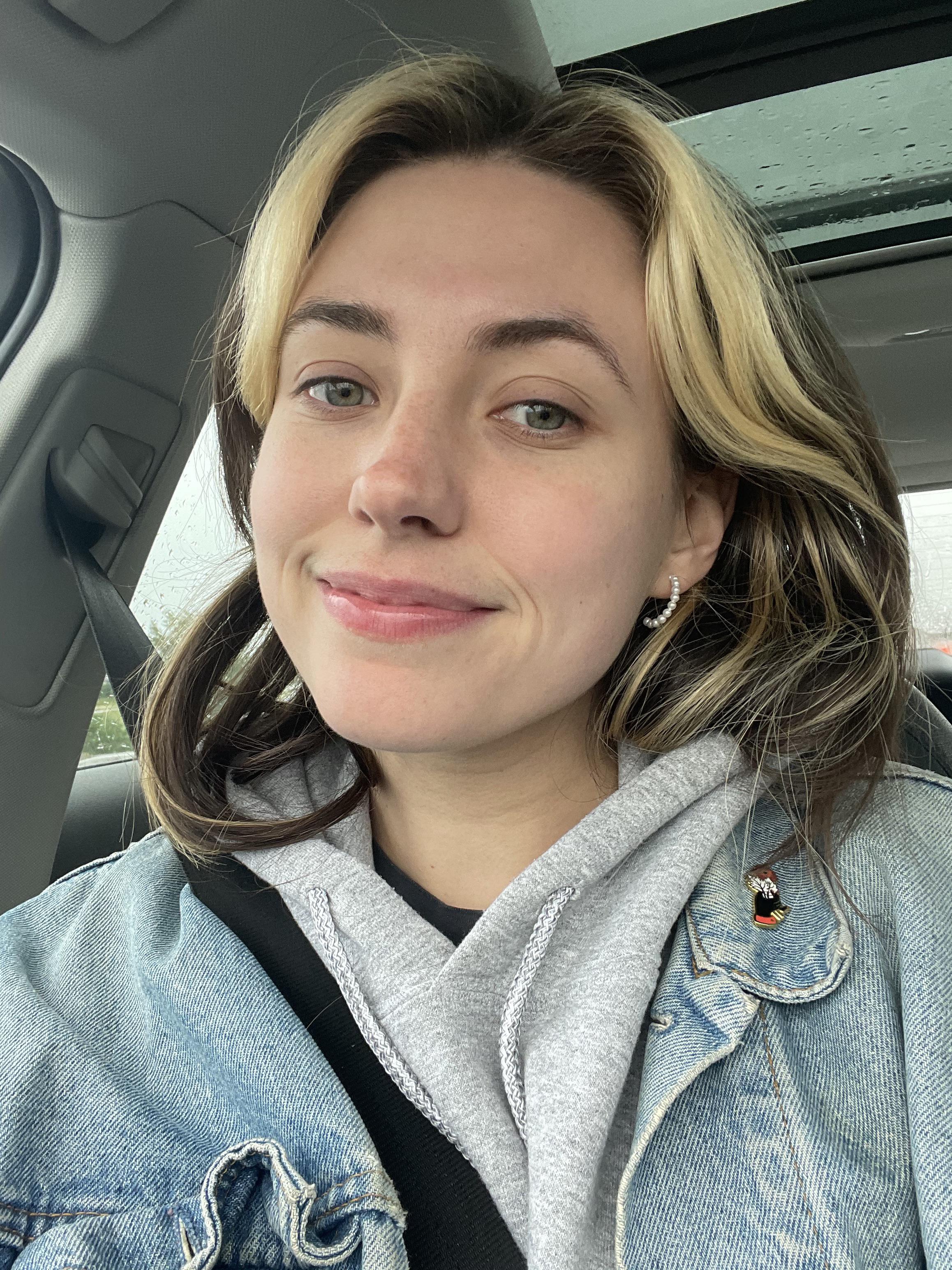 Makeup Free Sleepy Car Selfie On This Rainy Sunday 🌧 Scrolller