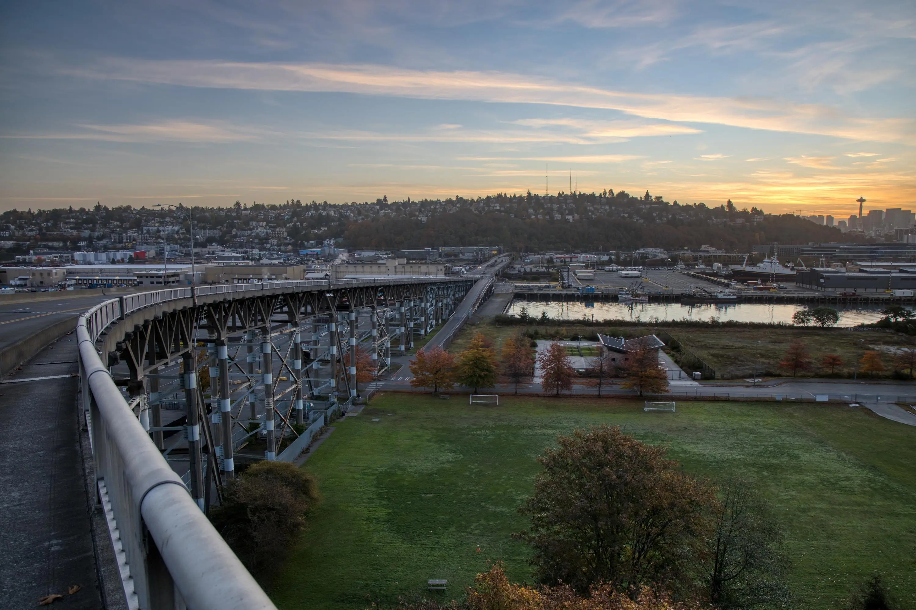 Magnolia Bridge (Seattle) at sunrise [3000x2000] [OC] | Scrolller