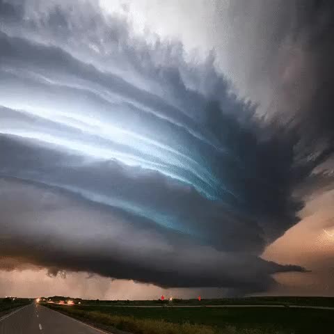 Massive supercell caught on camera in North Dakota