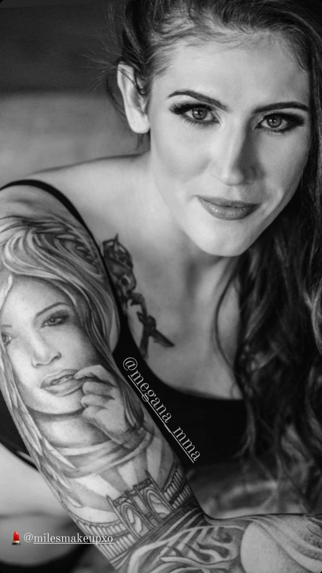 Megan Anderson Scrolller