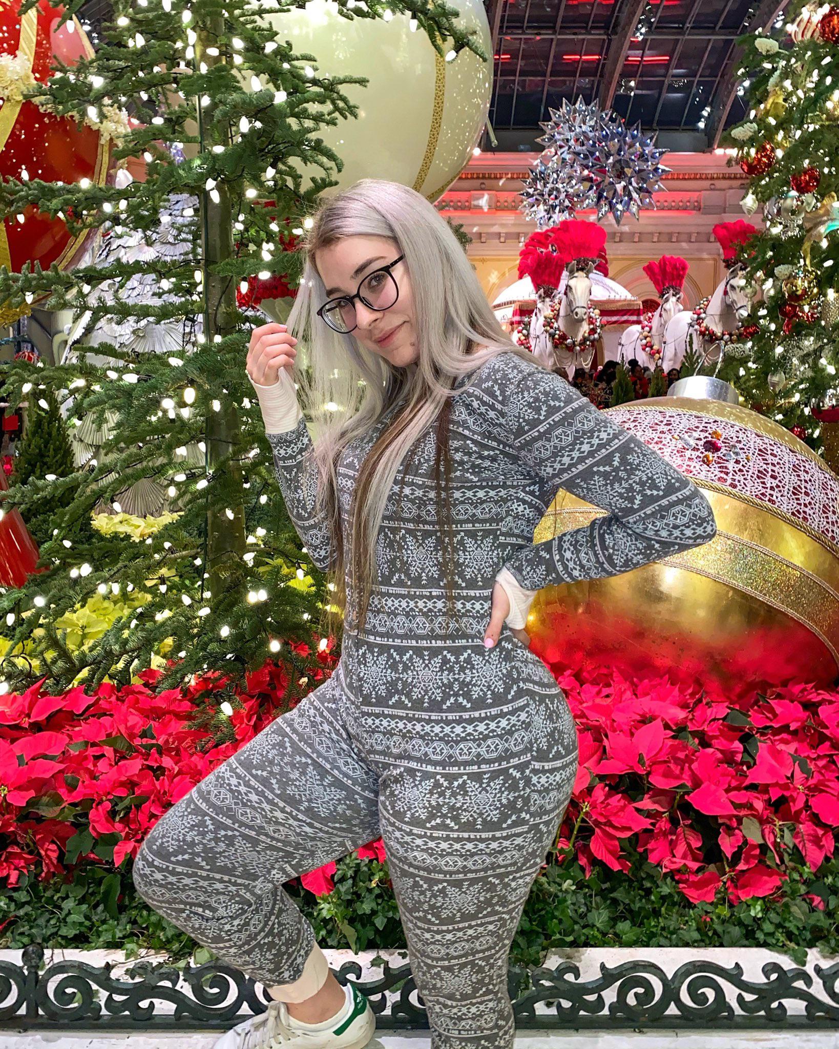Merry thiccmas Scrolller