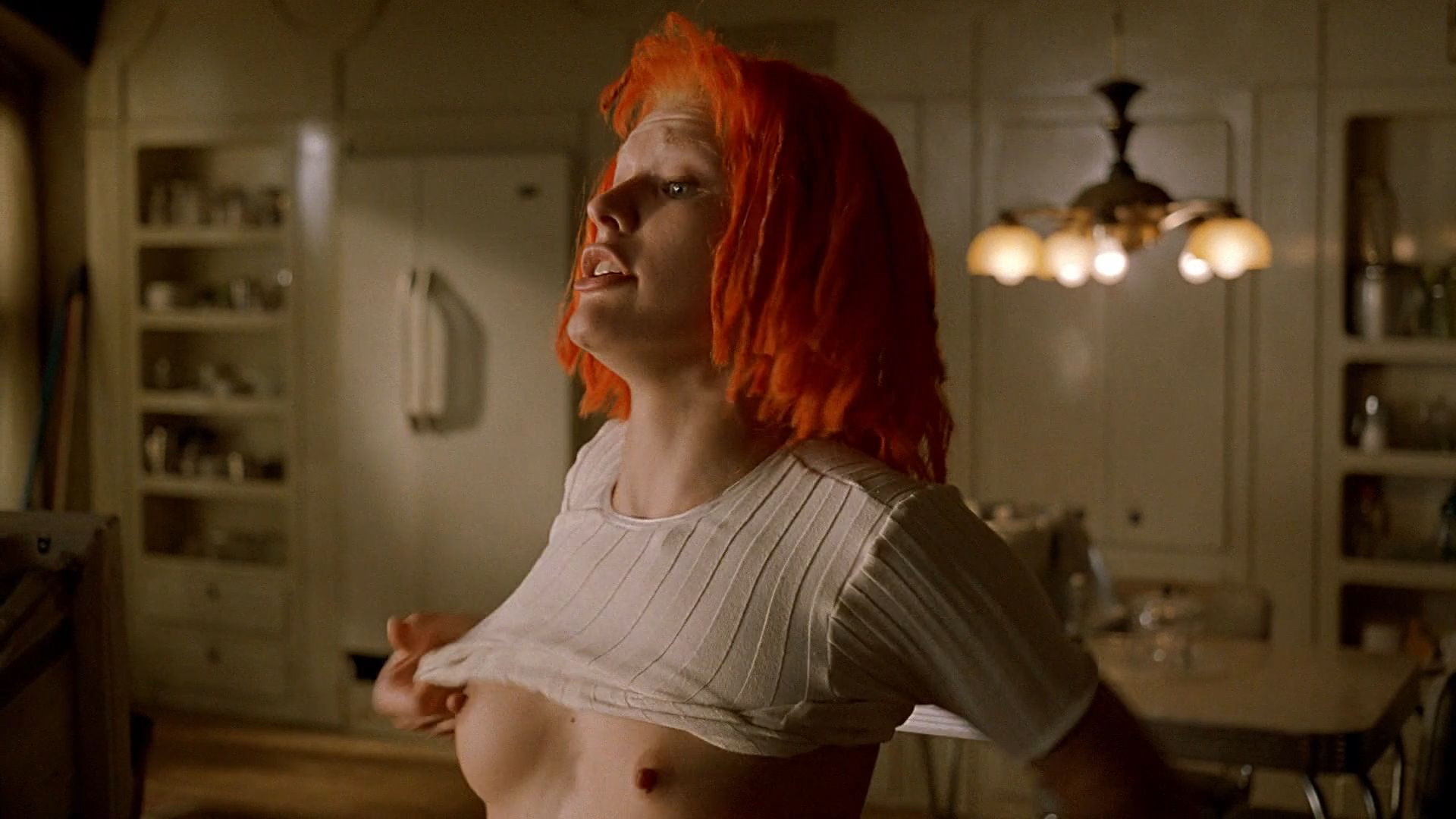 <b>Milla</b> <b>Jovovich</b> revealed from Fifth Element - Open Matte.