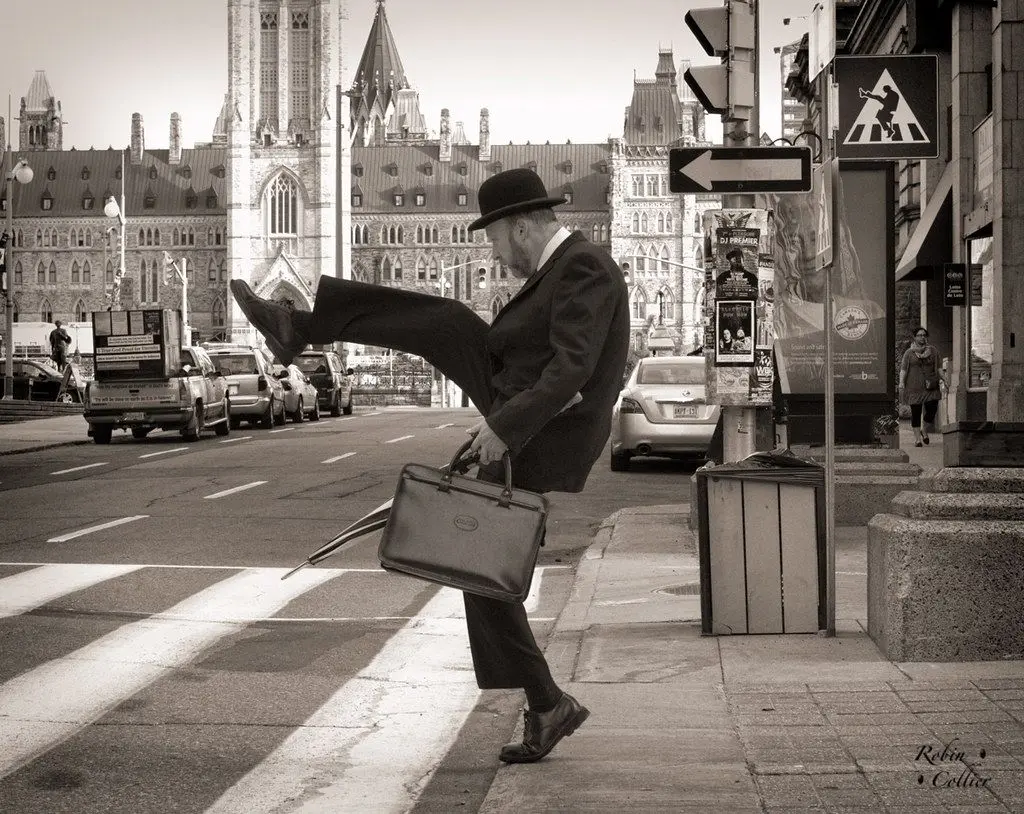 Ministry of Silly Walks [Ode to John Cleese] | Scrolller