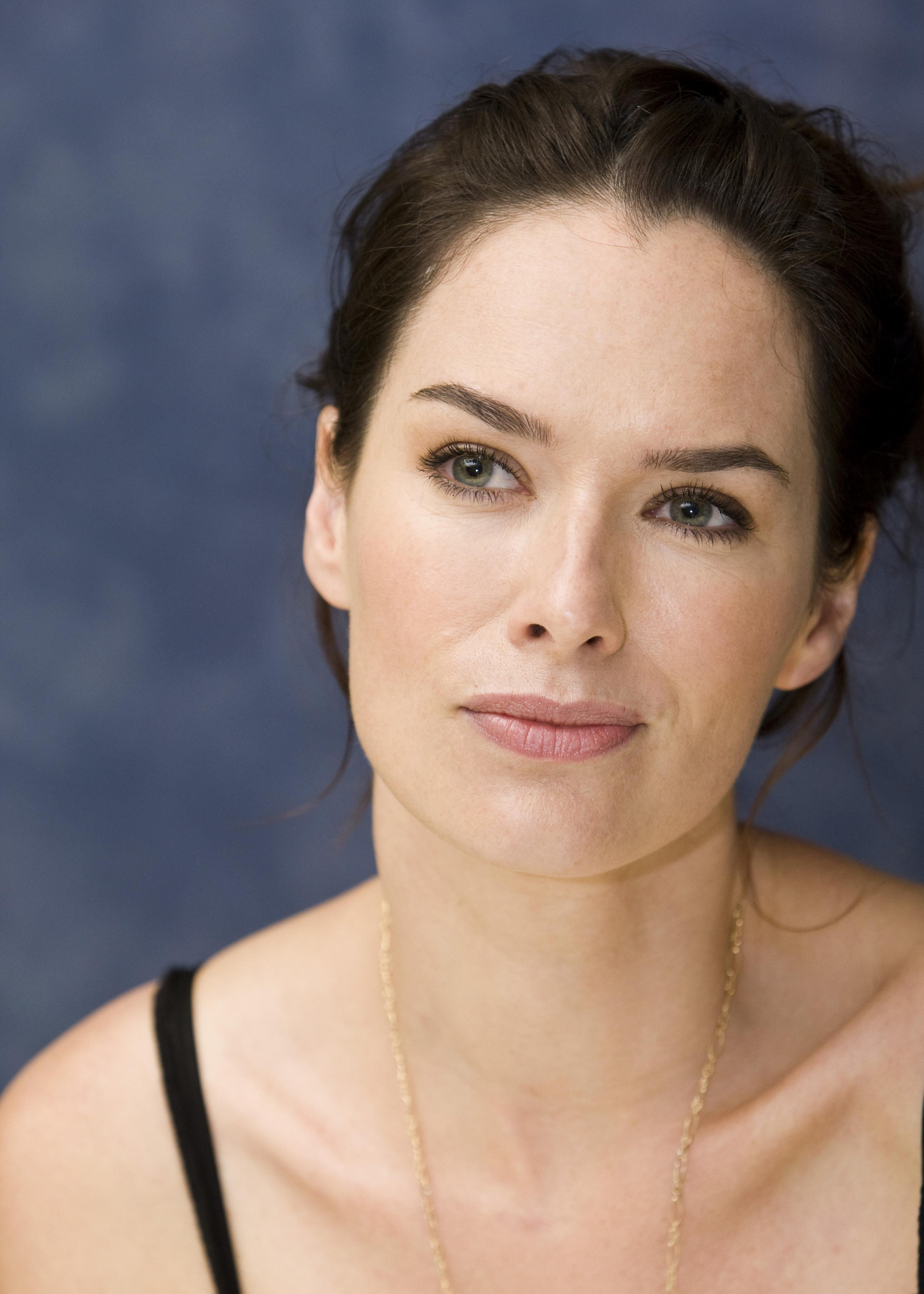 Mommy Lena Headey Is Tired Of Being Closed At Home Would You Like To Visit Her Room And See 8695