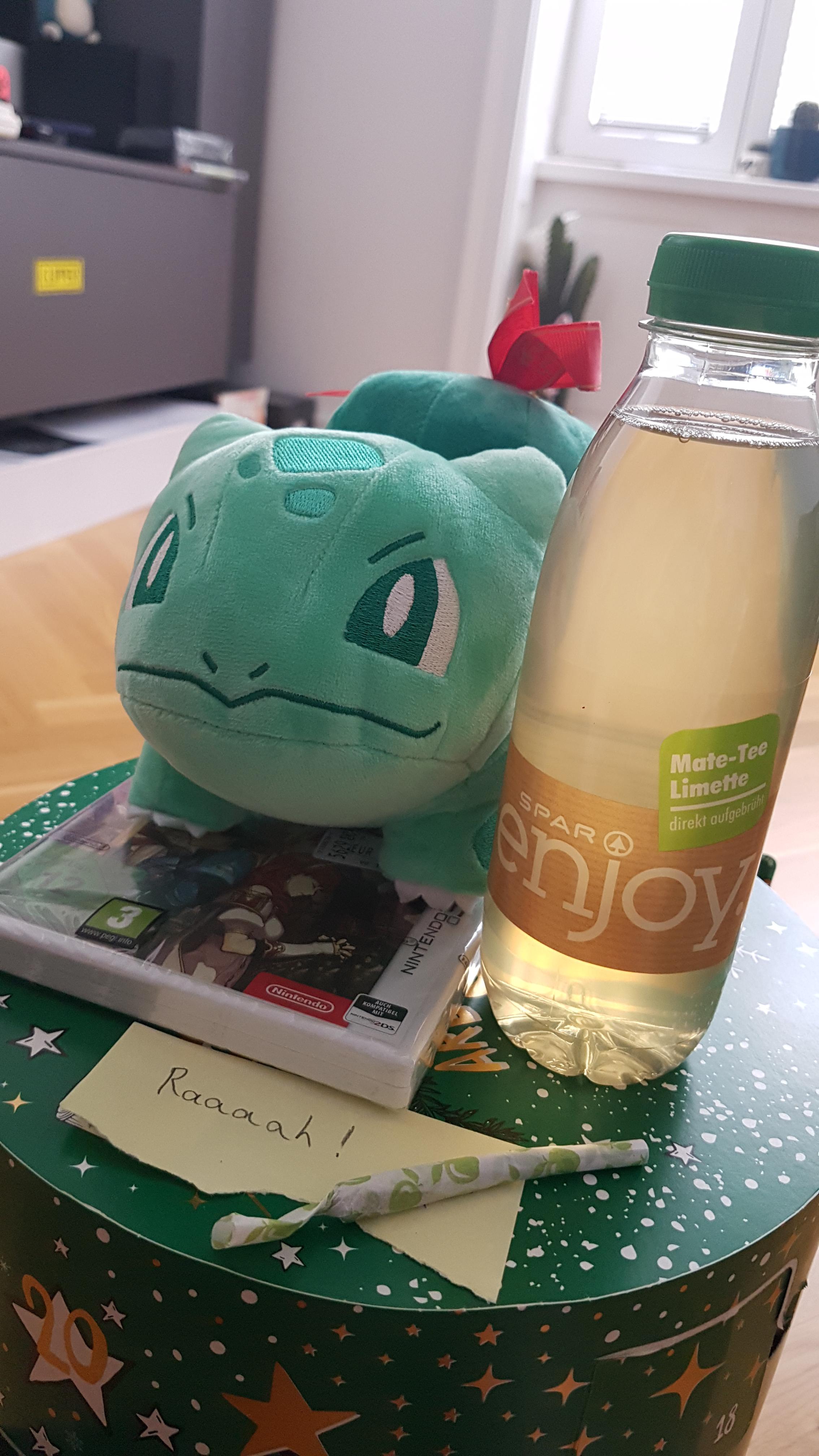 My girlfriend had a pretty rough week so far, so i decided to suprise ...