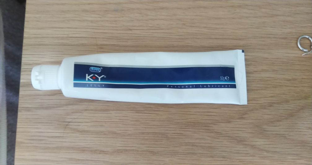 My girlfriend's toothpaste tastes weird. Scrolller