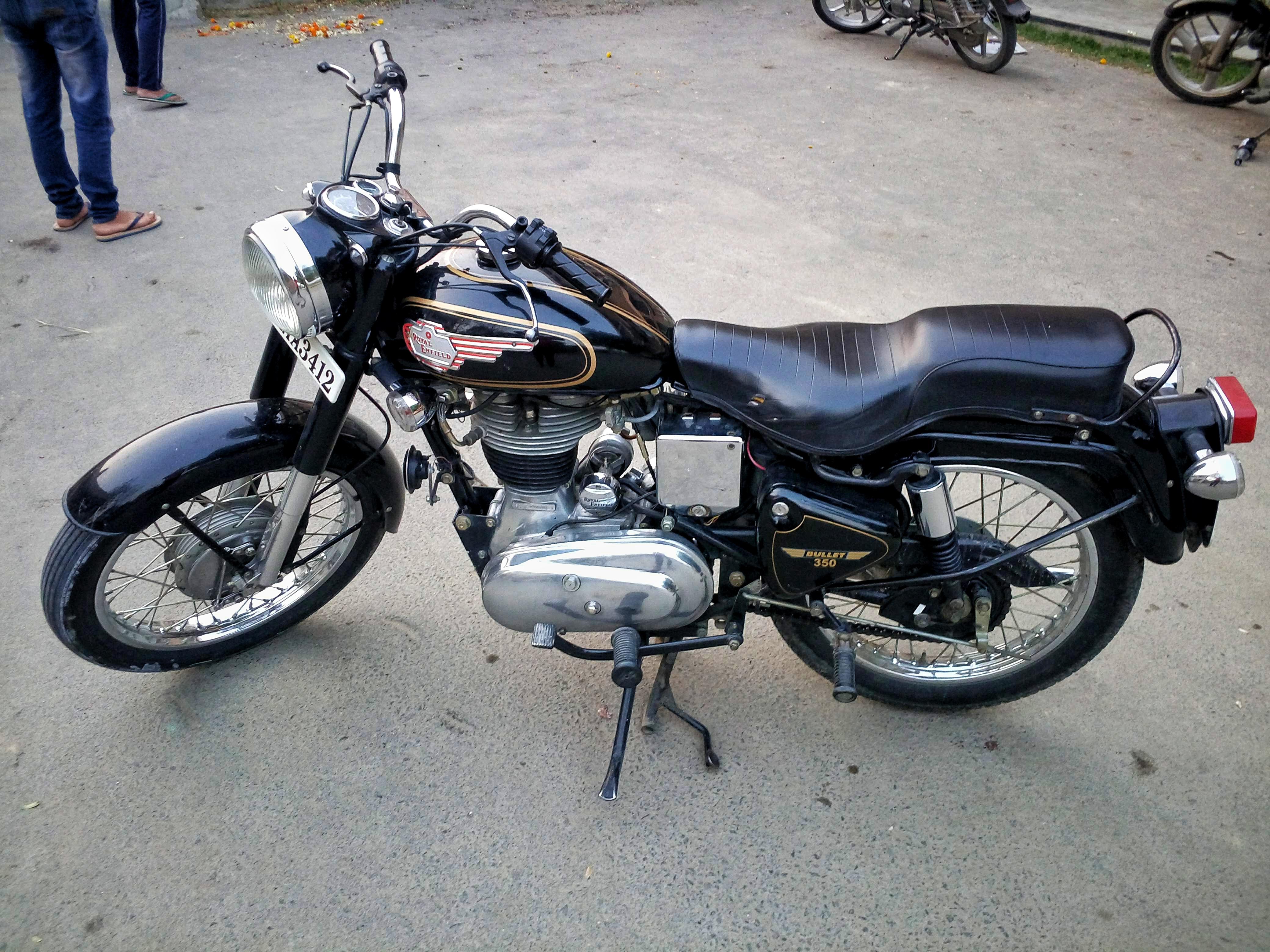 My Royal Enfield Bullet Standard 350 2010 model. Absolute beast of a ...