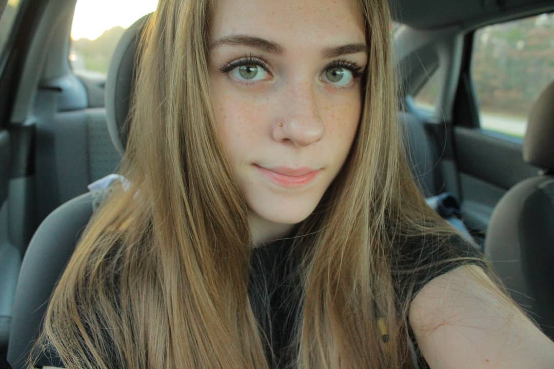 Nikki Scrolller