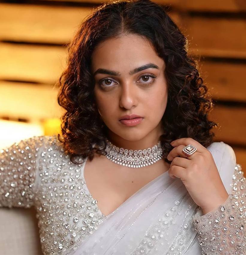 Nithya Menon Scrolller