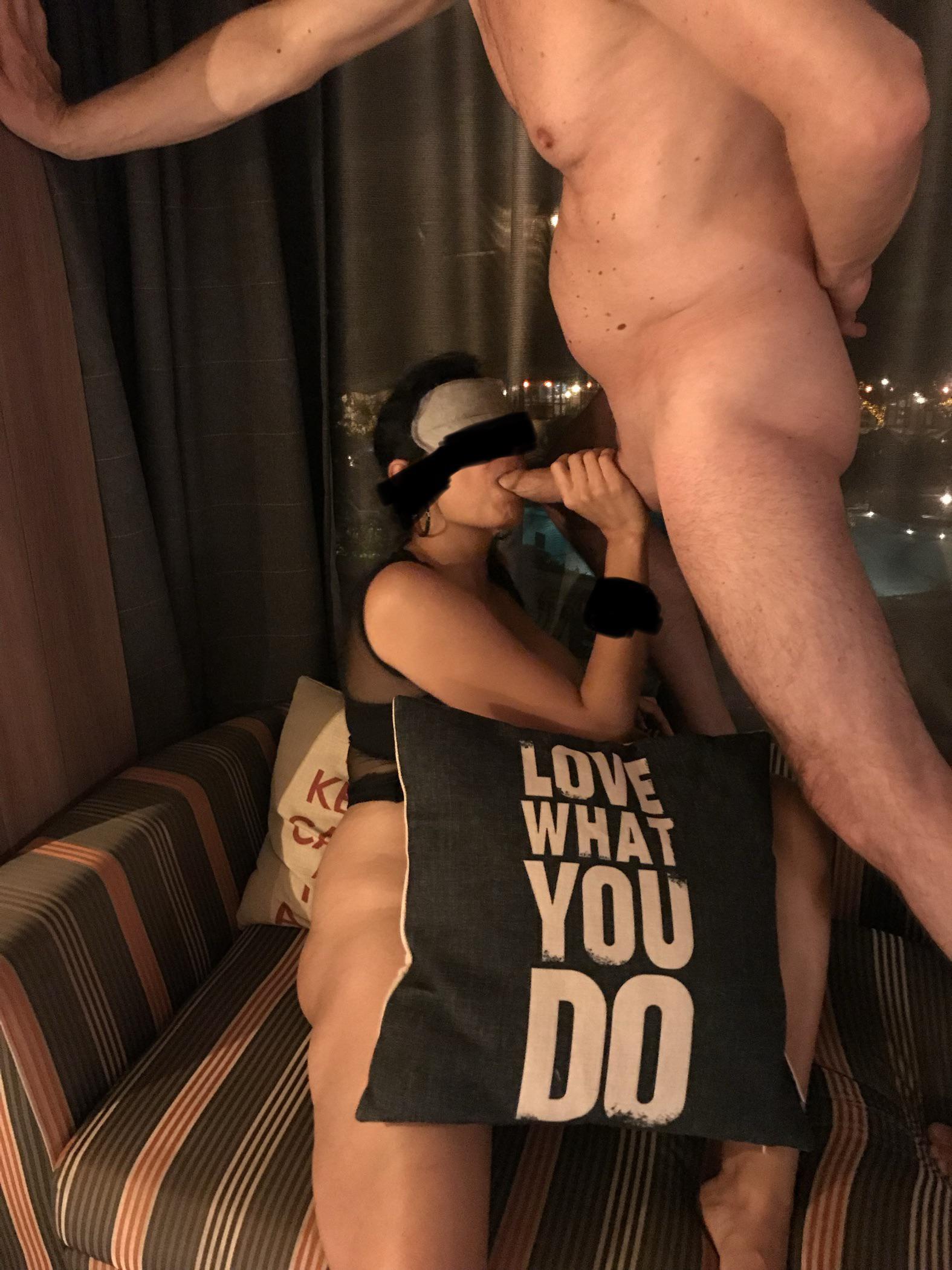 Hotwifereign - Темнокожие бляди широко разводят ноги во время траха с парнямиHotwifereign - Dark-skinned sluts spread legs for guys during sex