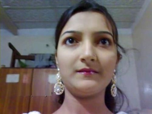 Pakistani girl showing her body [Album] | Scrolller