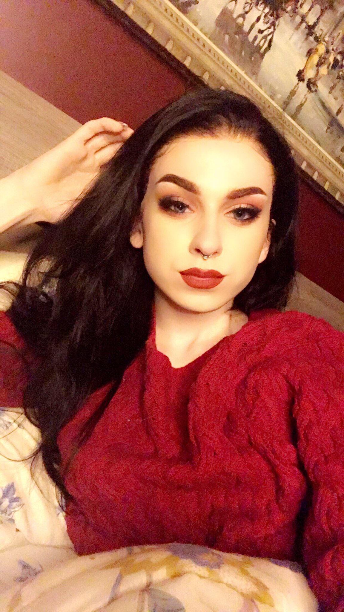 [Cordilia80] 💄 | Scrolller