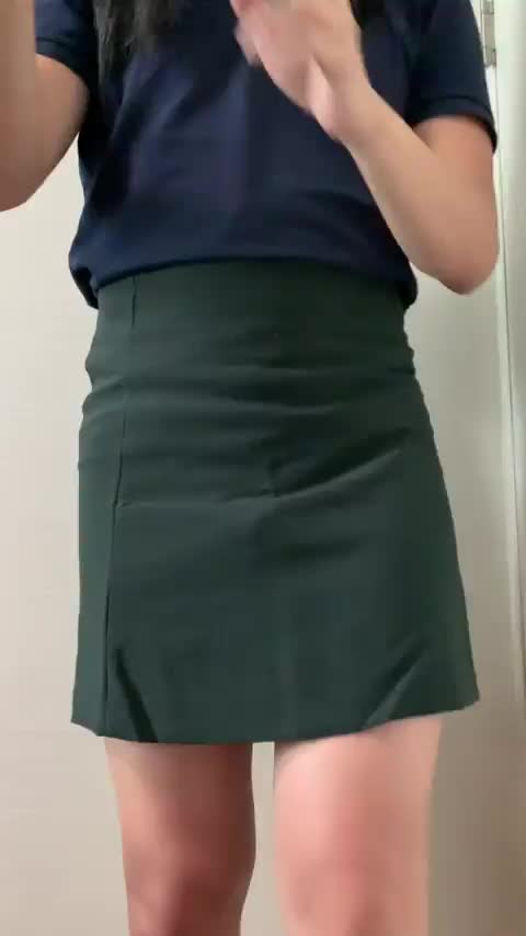 Raise your hand if you want slap my butt