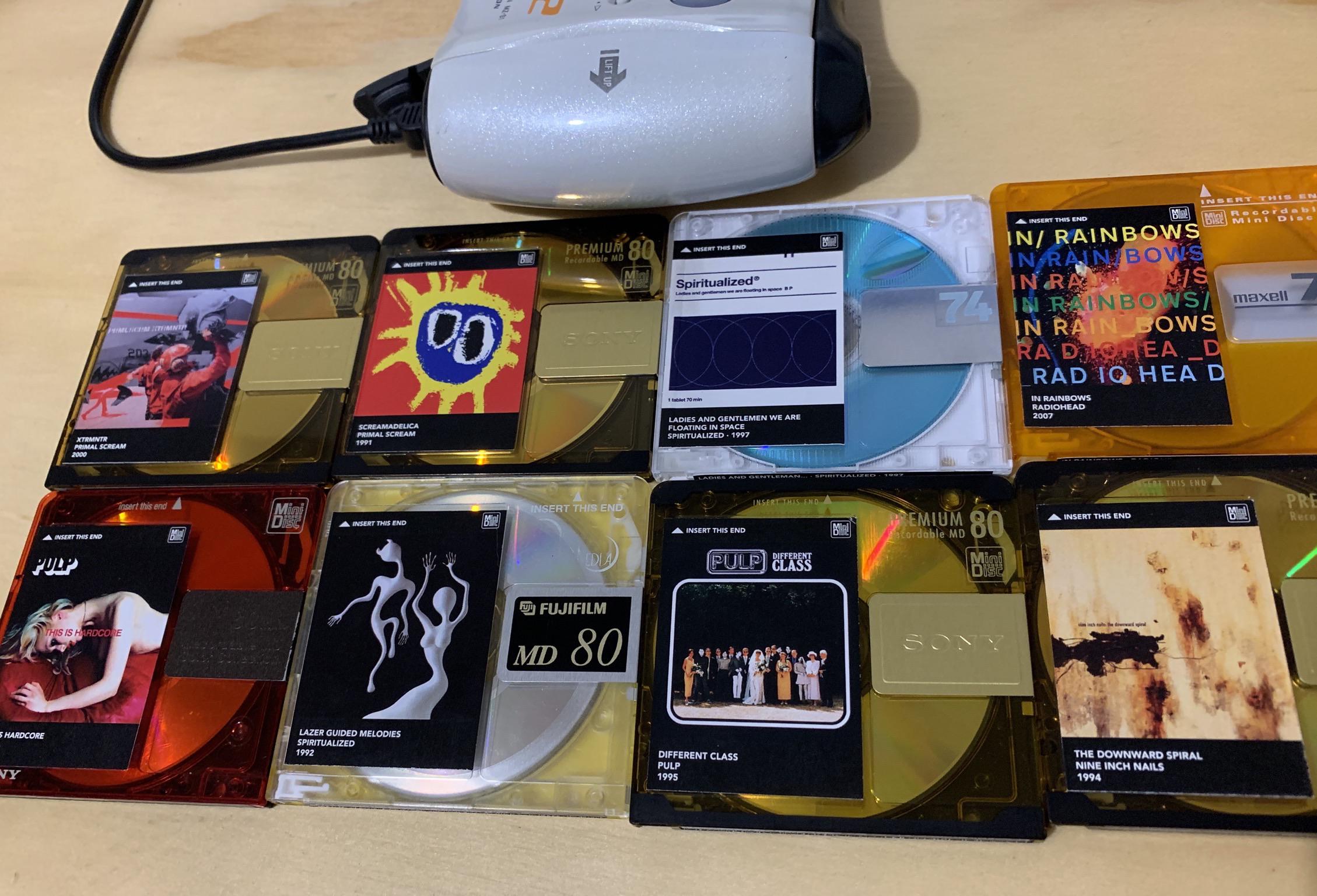 Recording session. Minidiscs with custom labels Scrolller